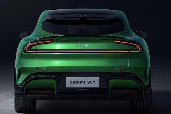 Зеленый Xiaomi YU7 Max 2025 года