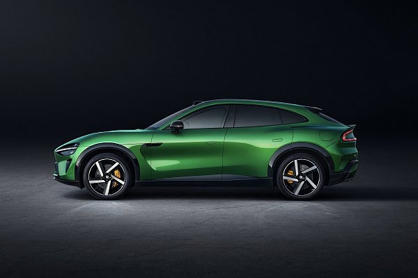 Зеленый Xiaomi YU7 Max 2025 года