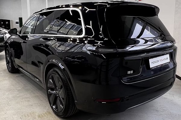 Черный Lixiang Li L9 2023 года