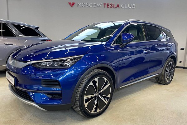 Синий BYD Tang 2022 года